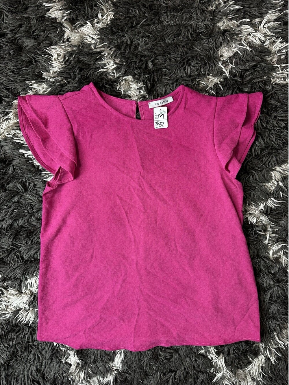 NWT Ces Femme Women Medium Magenta Pink Flutter Sleeve Blouse Top Keyhole Back